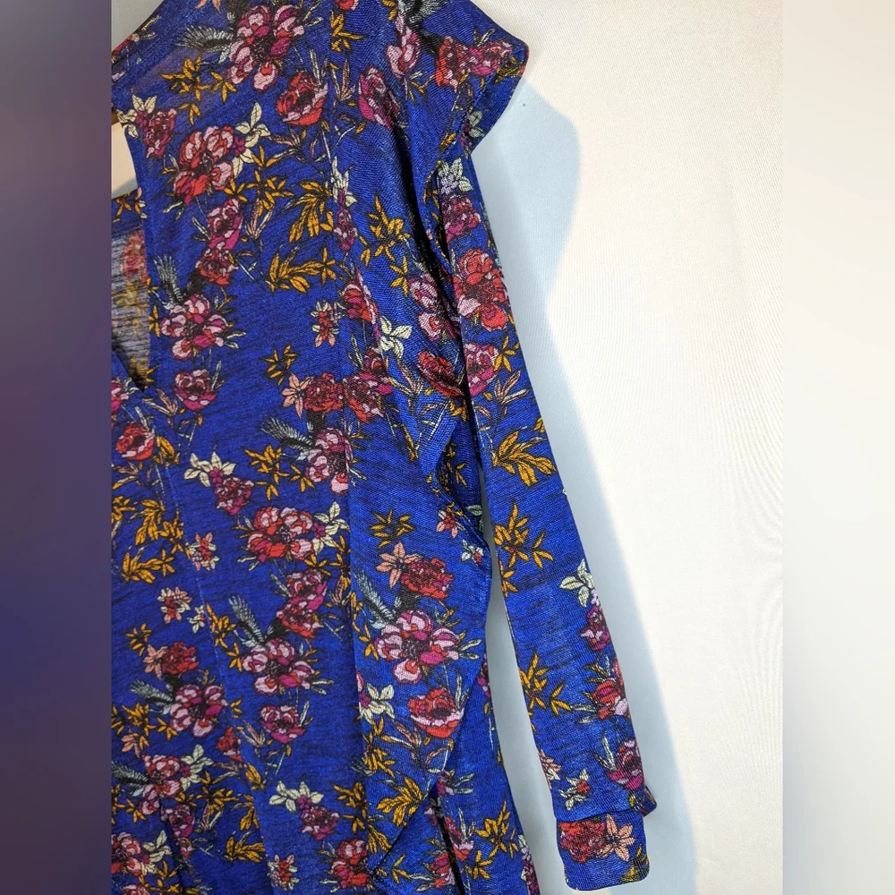 Free People Blue Floral Print‎ Top With Ruffles Women's Size Medium